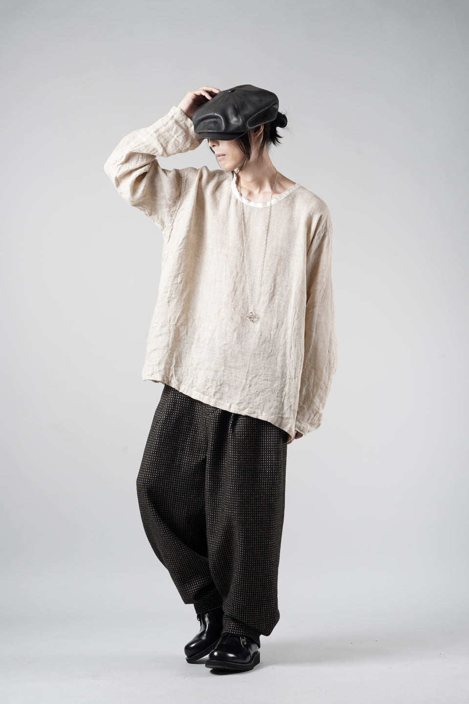 画像をギャラリービューアに読み込む, YUTA MATSUOKA pullover shirt / natural linen gauze (beige)