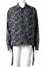 画像をギャラリービューアに読み込む, A.F ARTEFACT SNAPPED SHIRT WITH HEM BAND / JACGUARD BLURRED STRIPE (BLACK x WHITE)