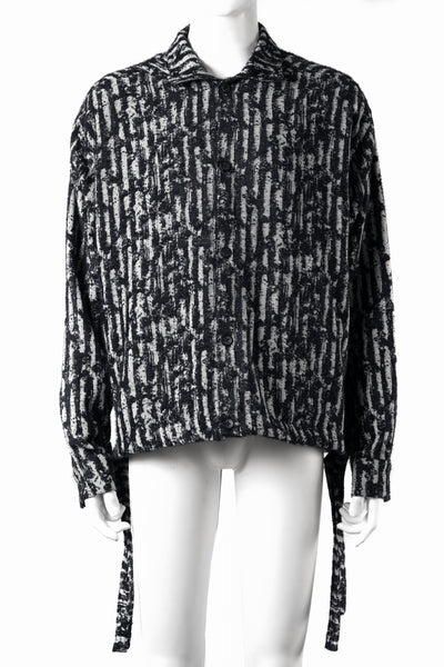 A.F ARTEFACT SNAPPED SHIRT WITH HEM BAND / JACGUARD BLURRED STRIPE (BLACK x WHITE)