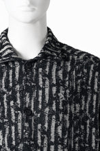 画像をギャラリービューアに読み込む, A.F ARTEFACT SNAPPED SHIRT WITH HEM BAND / JACGUARD BLURRED STRIPE (BLACK x WHITE)