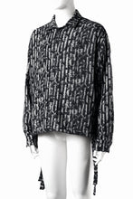 画像をギャラリービューアに読み込む, A.F ARTEFACT SNAPPED SHIRT WITH HEM BAND / JACGUARD BLURRED STRIPE (BLACK x WHITE)