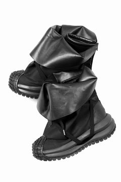 Load image into Gallery viewer, beauty : beast x MAGARIMONO CANVAS SACK BOOTS (BLACK)