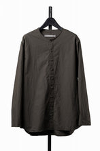 Load image into Gallery viewer, YUTA MATSUOKA collarless shirt / hard twist yarn horse cloth (dark brown)