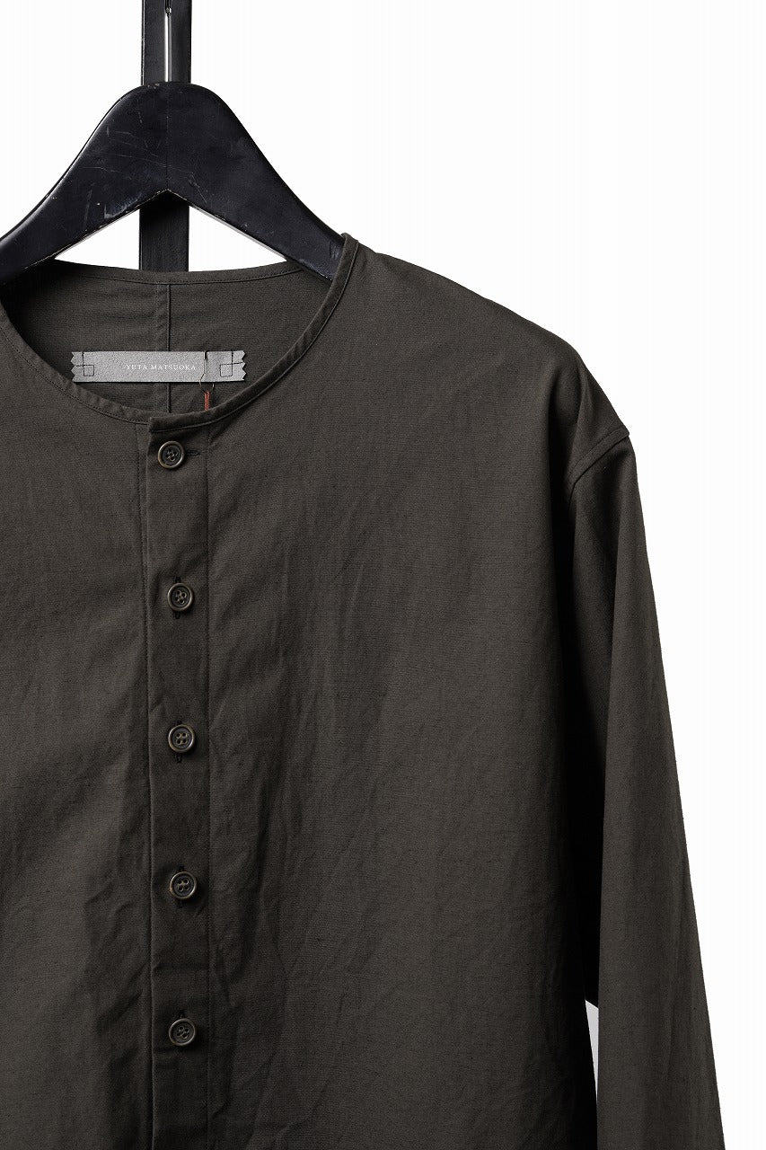 Load image into Gallery viewer, YUTA MATSUOKA collarless shirt / hard twist yarn horse cloth (dark brown)