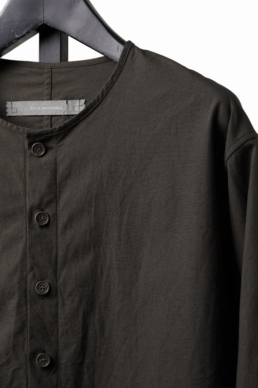 Load image into Gallery viewer, YUTA MATSUOKA collarless shirt / hard twist yarn horse cloth (dark brown)
