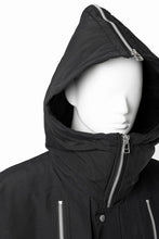Load image into Gallery viewer, 【SAMPLE SALE】A.F ARTEFACT ZIP HOODIE COAT / TEDDY BOA FLEECE LINING (BLACK)