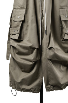 Load image into Gallery viewer, 【SAMPLE】A.F ARTEFACT TWILL CARGO  WIDE PANTS (BEIGE)