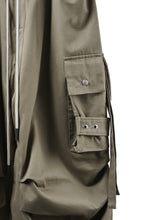 Load image into Gallery viewer, 【SAMPLE】A.F ARTEFACT TWILL CARGO  WIDE PANTS (BEIGE)
