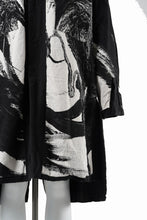 Load image into Gallery viewer, 【SAMPLE SALE】vital reversible hooded coat / organic twill+texture print (BLACK x PRINT)