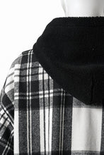 Load image into Gallery viewer, 【SAMPLE SALE】A.F ARTEFACT WOOL PLAID BOMBER JACKET (BLACK×WHITE)