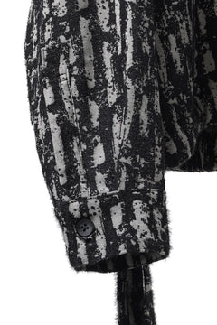 Load image into Gallery viewer, 【SAMPLE】A.F ARTEFACT RELAXED SHIRT / JACQUARD BLURRED STRIPE (BLACK × WHITE)