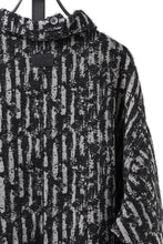 Load image into Gallery viewer, 【SAMPLE】A.F ARTEFACT RELAXED SHIRT / JACQUARD BLURRED STRIPE (BLACK × WHITE)