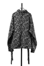 Load image into Gallery viewer, 【SAMPLE】A.F ARTEFACT RELAXED SHIRT / JACQUARD BLURRED STRIPE (BLACK × WHITE)