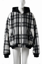 Load image into Gallery viewer, 【SAMPLE SALE】A.F ARTEFACT WOOL PLAID BOMBER JACKET (BLACK×WHITE)