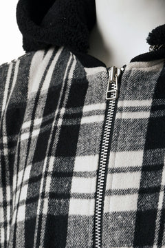 Load image into Gallery viewer, 【SAMPLE SALE】A.F ARTEFACT WOOL PLAID BOMBER JACKET (BLACK×WHITE)