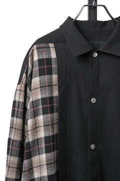 Load image into Gallery viewer, 【SAMPLE】A.F ARTEFACT SNAPPED PANEL SWITCHING SHIRT (BLACK x KHAKI CHECK)
