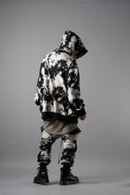 Load image into Gallery viewer, A.F ARTEFACT BELT CARGO SAROUEL JOGGER / MOTTLED DYING (BLACK x IVORY)