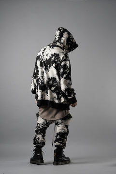 Load image into Gallery viewer, A.F ARTEFACT BELT CARGO SAROUEL JOGGER / MOTTLED DYING (BLACK x IVORY)