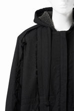 Load image into Gallery viewer, 【SAMPLE SALE】A.F ARTEFACT BOA LINER HOODIE LONG COAT (BLACK)