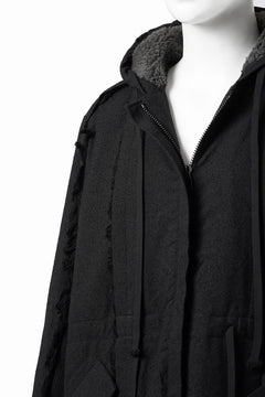 Load image into Gallery viewer, 【SAMPLE SALE】A.F ARTEFACT BOA LINER HOODIE LONG COAT (BLACK)