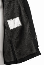 Load image into Gallery viewer, 【SAMPLE SALE】A.F ARTEFACT BOA LINER HOODIE LONG COAT (BLACK)