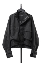 Load image into Gallery viewer, 【SAMPLE】A.F ARTEFACT CROPPED MILITARY BLOUSON / SOFT LUSTER TWILL (BLACK)