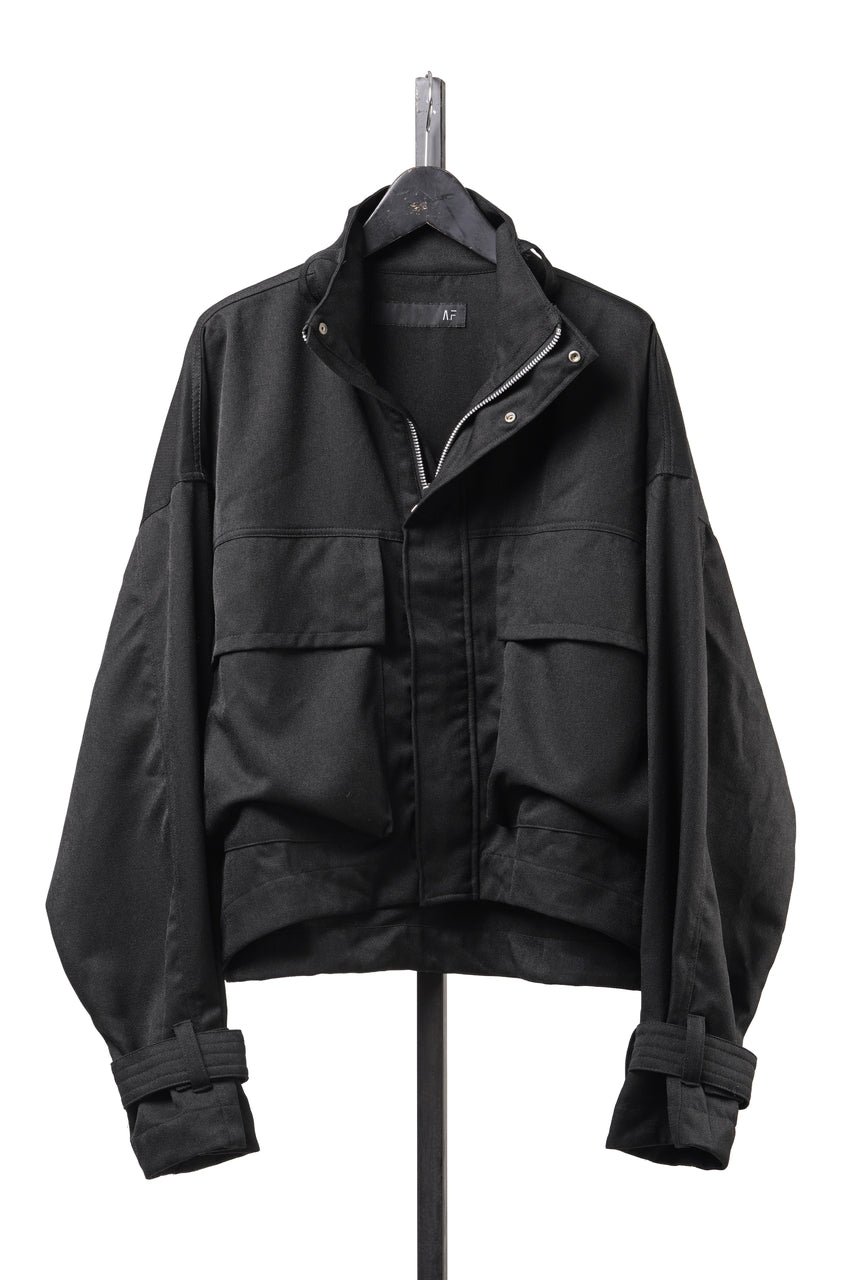 Load image into Gallery viewer, 【SAMPLE】A.F ARTEFACT CROPPED MILITARY BLOUSON / SOFT LUSTER TWILL (BLACK)