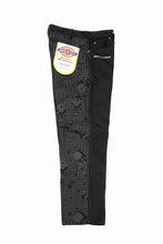 画像をギャラリービューアに読み込む, mastermind JAPAN x Dickies DUCK PANTS (BLACK)