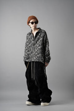 Load image into Gallery viewer, A.F ARTEFACT SNAPPED SHIRT WITH HEM BAND / JACGUARD BLURRED STRIPE (BLACK x WHITE)