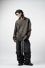 画像をギャラリービューアに読み込む, YUTA MATSUOKA collarless shirt / hard twist yarn horse cloth (dark brown)