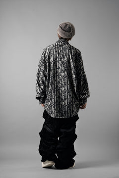 Load image into Gallery viewer, A.F ARTEFACT SNAPPED COCOON SHIRT / JACGUARD BLURRED STRIPE (BLACK x WHITE)