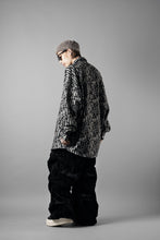 Load image into Gallery viewer, A.F ARTEFACT SNAPPED COCOON SHIRT / JACGUARD BLURRED STRIPE (BLACK x WHITE)