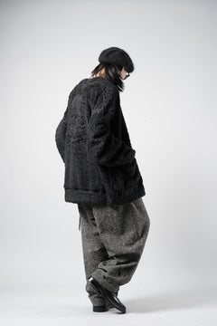 Load image into Gallery viewer, MASTERMIND WORLD SHAGGY CARDIGAN (BLACK)