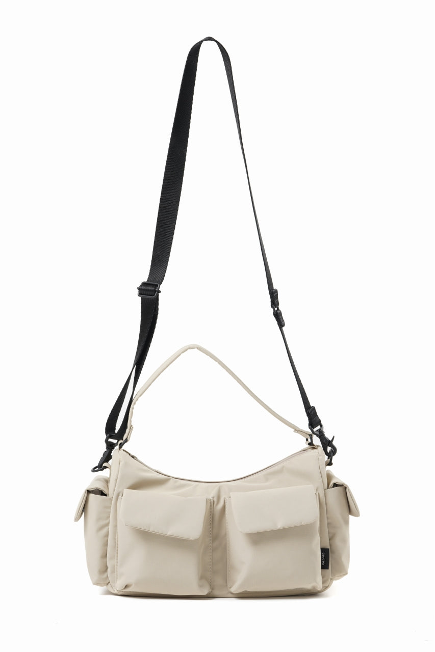 D-VEC MULTI POCKET MOONBAG (IVORY)の商品ページ | ディーベックの