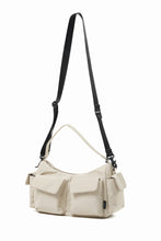 画像をギャラリービューアに読み込む, D-VEC MULTI POCKET MOONBAG (IVORY)