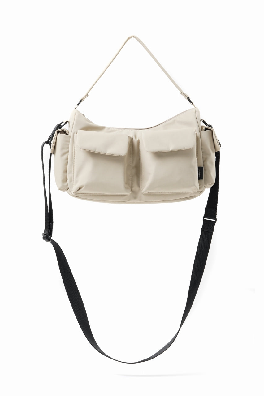 画像をギャラリービューアに読み込む, D-VEC MULTI POCKET MOONBAG (IVORY)