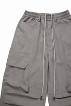 Load image into Gallery viewer, A.F ARTEFACT CARGO WIDE PANTS / PLAIN WEAVE (GREY)