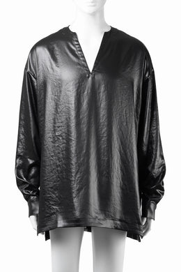A.F ARTEFACT COLLARLESS SHIRT TOPS / SOFT SATIN (BLACK)