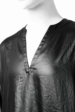 画像をギャラリービューアに読み込む, A.F ARTEFACT COLLARLESS SHIRT TOPS / SOFT SATIN (BLACK)