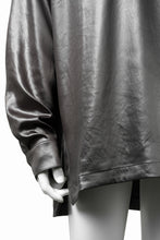 画像をギャラリービューアに読み込む, A.F ARTEFACT COLLARLESS SHIRT TOPS / SOFT SATIN (DARK GREY)