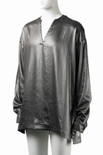 画像をギャラリービューアに読み込む, A.F ARTEFACT COLLARLESS SHIRT TOPS / SOFT SATIN (DARK GREY)