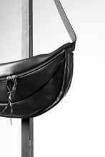 画像をギャラリービューアに読み込む, m.a+ medium slice belt bag / BY202 / CU1.0 (BLACK)
