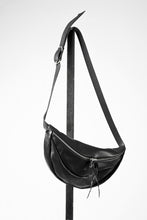 画像をギャラリービューアに読み込む, m.a+ medium slice belt bag / BY202 / CU1.0 (BLACK)