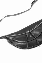 画像をギャラリービューアに読み込む, m.a+ medium slice belt bag / BY202 / CU1.0 (BLACK)