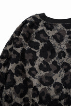 画像をギャラリービューアに読み込む, beauty : beast LARGE LEOPARD FLEECE PULLOVER (DARK LEOPARD)