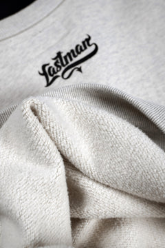 画像をギャラリービューアに読み込む, LASTMAN PRINTED CREW NECK -OIL- (OATMEAL)