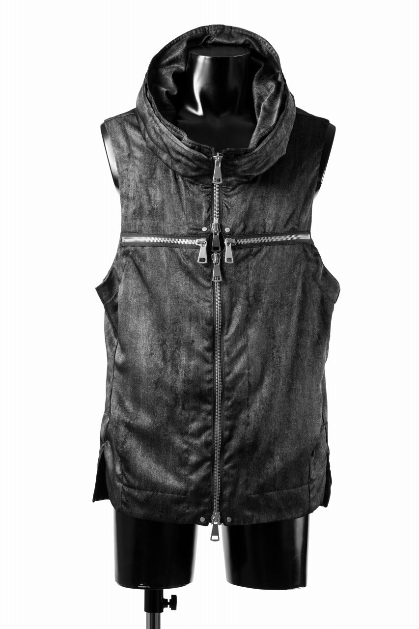 Load image into Gallery viewer, A.F ARTEFACT CROSS ZIP VEST / UNEVEN TEXTURE (BLACK)