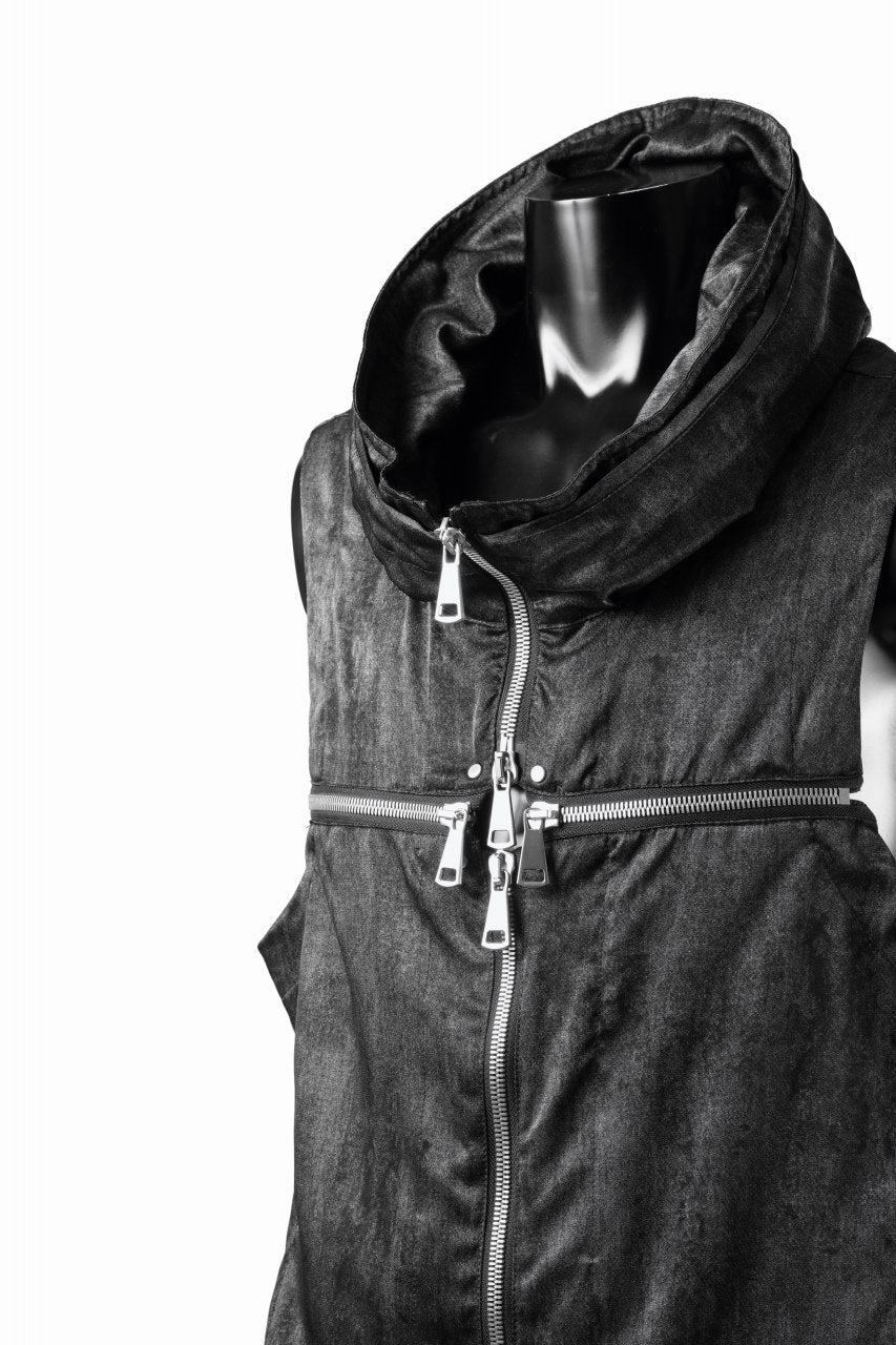 Load image into Gallery viewer, A.F ARTEFACT CROSS ZIP VEST / UNEVEN TEXTURE (BLACK)