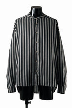Load image into Gallery viewer, A.F ARTEFACT STAND COLLAR SHIRT / VERTICAL STRIPE (BLACK x LIGHT GREY)