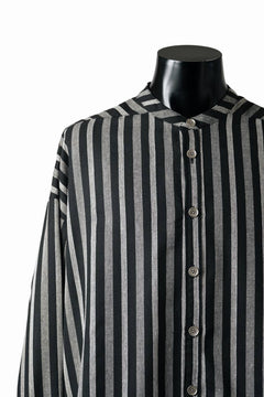 Load image into Gallery viewer, A.F ARTEFACT STAND COLLAR SHIRT / VERTICAL STRIPE (BLACK x LIGHT GREY)